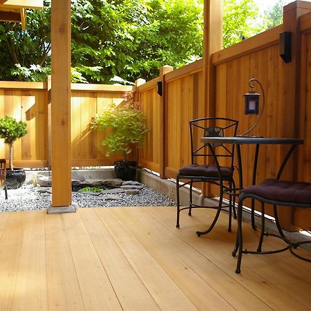 Shades Of Jade Inn & Spa Roberts Creek Extérieur photo
